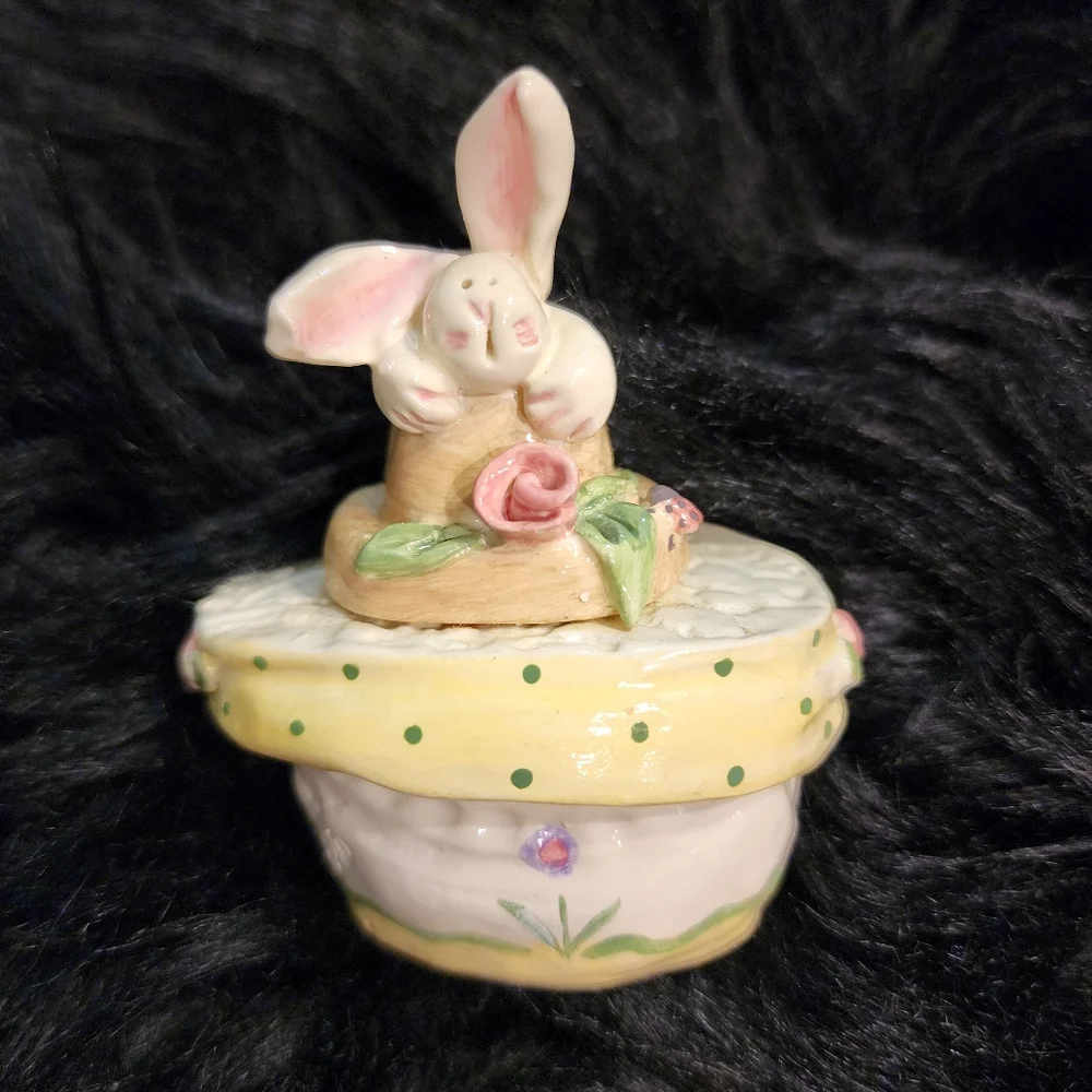 VINTAGE RARE Easter Bunny Trinket Box signed by designer Fran Welch